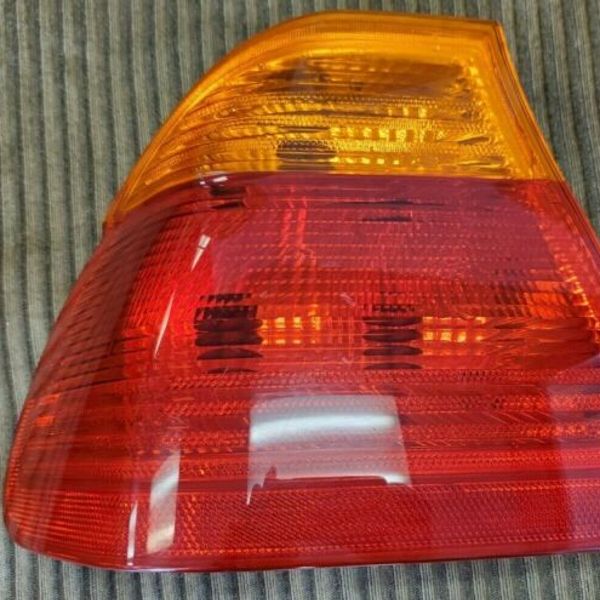 2001 BMW 325i Tail Light Assembly