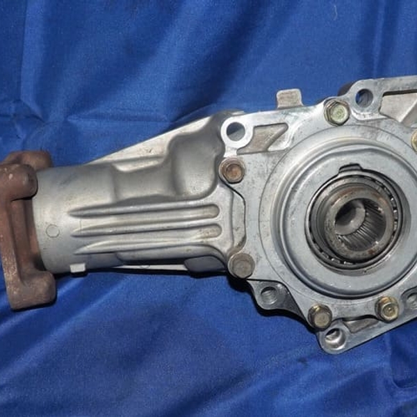 Used 2004 Honda Pilot Transfer Case Assembly at BackToRoad Auto Parts