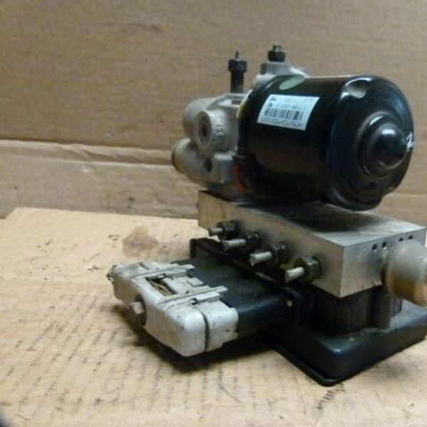 2004 GMC Yukon ABS Module